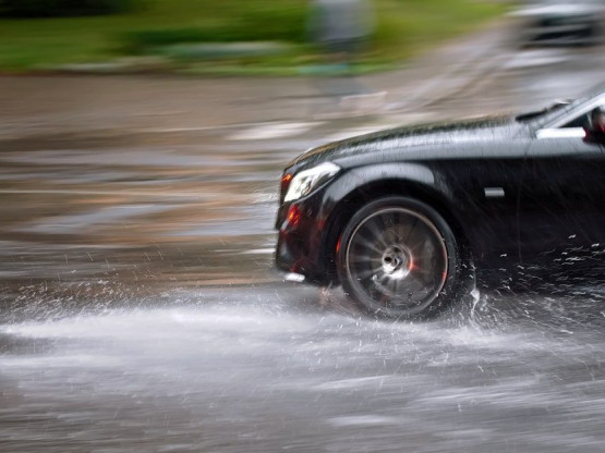 Aquaplaning Coche